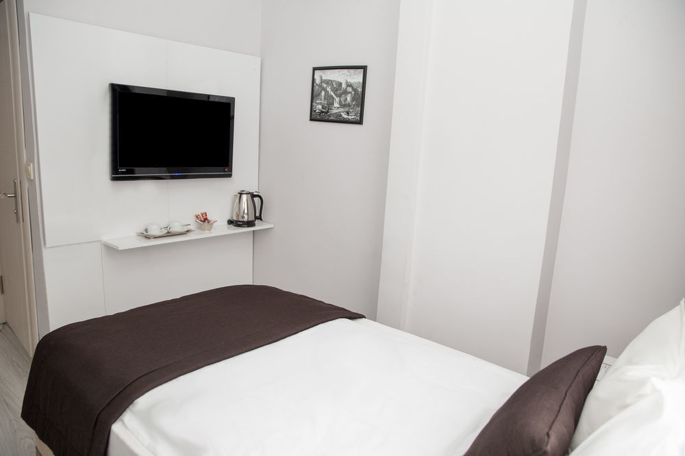 Bayer Hotel Istanbul Exterior photo